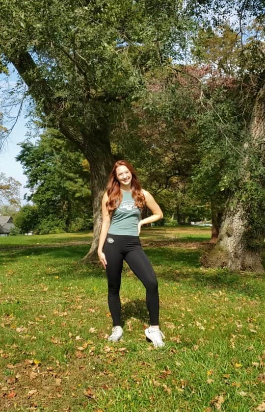 Jets Flight Crewのインスタグラム：「It's Sideline Saturday with JFC Elena!  As with any physical exercise regime, you are encouraged and advised to seek the advice of a physician before beginning the exercise regimen, routine or program shown in this video. By voluntarily undertaking any exercise displayed on this video, you represent that you understand that exercise involves strenuous physical movement and that such activity carries the risk of physical injury, and that you are exercising at your own risk.」
