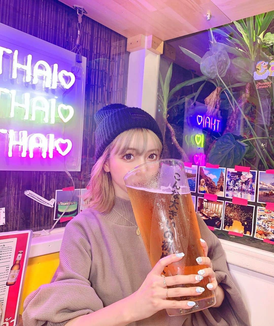 吉川ちえさんのインスタグラム写真 - (吉川ちえInstagram)「【🍺🍺🍺🍺🍺🍺🍺🍺】 . このビール🍺やばくない⁉️🤣💕 めっちゃデカすぎる🐻❤️笑 . 恵比寿にあるタイ屋台ラオラオ🇹🇭 ( @tai_raorao ) のスカイツリージョッキ🗼笑 お酒の中身は好きなの選べて 女子3人でビールを選びました✌️💗 . お酒インパクトありすぎ😂‼️ お酒も凄いけど料理🍳もびっくりするぐらい 美味しかった😋💕 特にお気に入りはトムヤムクンと パッタイとガパオライス🧡💛 . 🇹🇭タイ料理🐘好きでよく食べるけど ここの料理まじ美味しかった🍳 ‼️ また行きたいもん🥺✌️❤️ . お店の雰囲気は けっこう賑やかな感じです😚👍 . 【タイ屋台 🇹🇭ラオラオ】 📍 東京都渋谷区恵比寿4-4-14 イナビル 1F ☎050-5890-8028 ⏱ ［月～日］ 11：30～21：00(20：00LO) 日曜営業 . #タイ屋台 #タイ屋台ラオラオ #恵比寿グルメ #恵比寿ディナー  #タイ料理 #タイ #スカイツリージョッキ #🍺 #ビール女子 #ビール好きな人と繋がりたい」10月17日 3時40分 - yoshikawachie_16