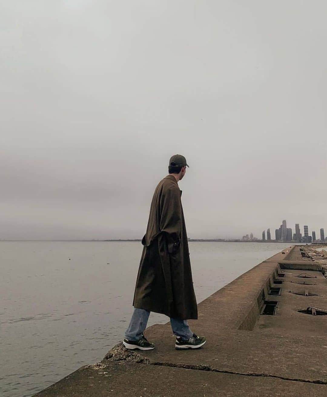 Men's Fashion Postのインスタグラム：「Fall coats… via @sambolianatz」