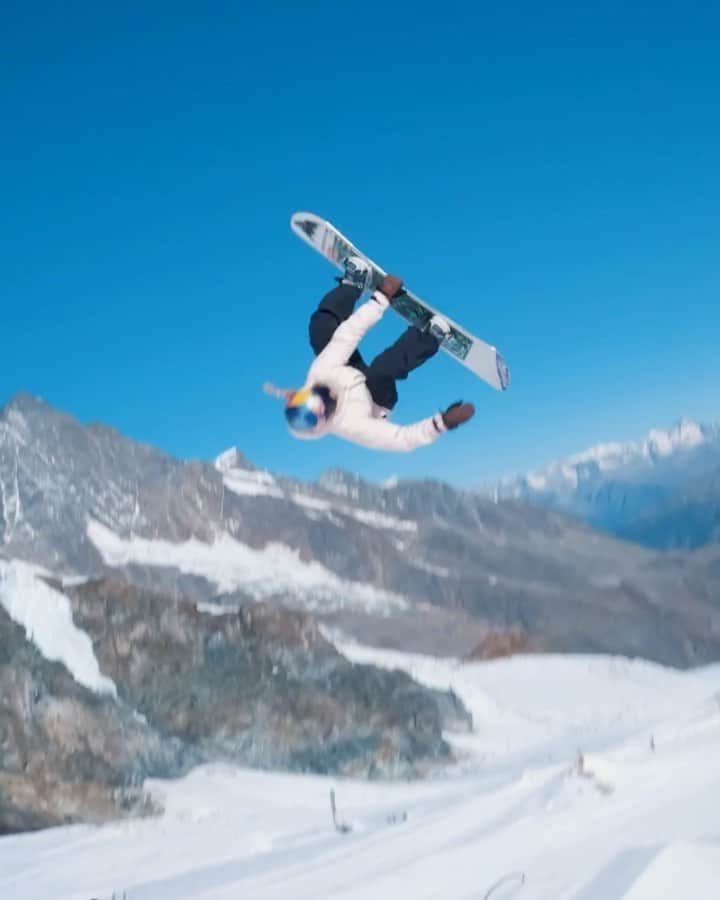 アナログクロージングのインスタグラム：「Spin cycle Ft. @annagassersnow 🔘: Talent Scout Camber 📍: @thestompinggroundspark 🎥: @clemensmillauer & @patrickcinca」
