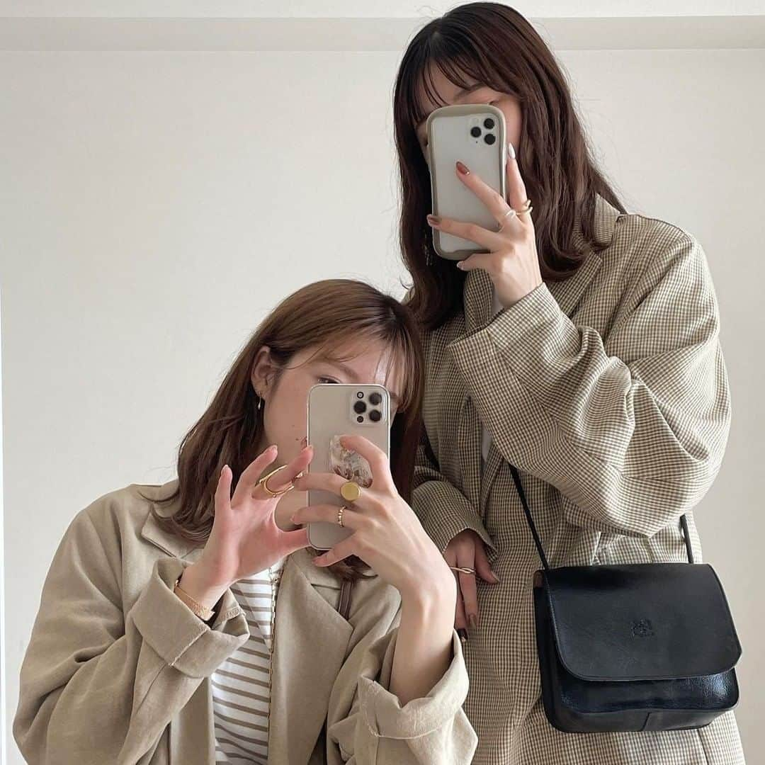 R i R y (リリー)さんのインスタグラム写真 - (R i R y (リリー)Instagram)「『秋の淡色コーデ🧶🤎』　　  秋の淡色コーデ🍁 どれも可愛すぎる🍂 ぜひ参考にしてみてね♪  ✴︎---------------✴︎---------------✴︎ ▶▶掲載する写真を募集中📸 カワイイ写真が撮れたら、@velle.jp をタグ付けするか、ハッシュタグ #velle_jp をつけて投稿してみてね♪ velle編集部と一緒にカワイイで溢れるvelleを創っていこう😚🤍  ✴︎---------------✴︎---------------✴︎ #今日のコーデ #今日の服 #韓国コーデ #プチプラ部 #プチプラファッション #ジーユーコーデ #プチプラコーデ #高見えコーデ #秋服コーデ #学生コーデ #ニットコーデ #カーディガン #カーディガンコーデ #淡色コーデ #消えそうな色コーデ #ワントーンコーデ #ベージュコーデ #ベージュ族 #ブラウンコーデ #秋服コーデ #1週間コーデ #着回しコーデ #レイヤードコーデ #韓国ファッションファッション #シミラールック #シミラールックコーデ #トレンチコート #トレンチコートコーデ #お洒落さんと繋がりたい」10月17日 17時54分 - velle.jp