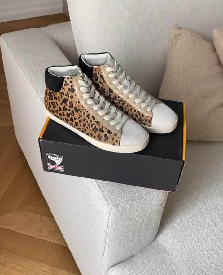 ゴーラのインスタグラム：「New kicks and you're ready for the day 😉⁠ ⁠ #regram⁠ 📹@barbaraborne」