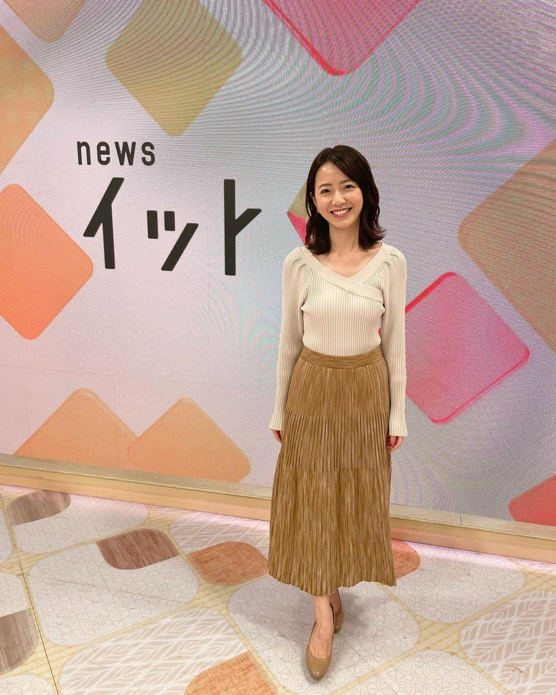 フジテレビ「プライムニュース イブニング」さんのインスタグラム写真 - (フジテレビ「プライムニュース イブニング」Instagram)「本格的に秋らしくなってきました。 ぐっと気温が下がるとともに、紅葉も進んで見頃を迎えるところが増えてきそうですね。  きょうも「イット！weekend」をご覧いただき、ありがとうございました!  内田嶺衣奈 #EPOCA @epoca_official  佐久間みなみ #LIPSERVICE @lipservice_official #LADYMADE @ladymade_official #お世話や @osewaya_official  #内田嶺衣奈 @reina.uchida #奥寺健 @fujitv_announcer #永尾亜子 @ako_nagao #佐久間みなみ @sakuma_minami #フジテレビ #アナウンサー #ニュース」10月17日 18時15分 - livenews_it