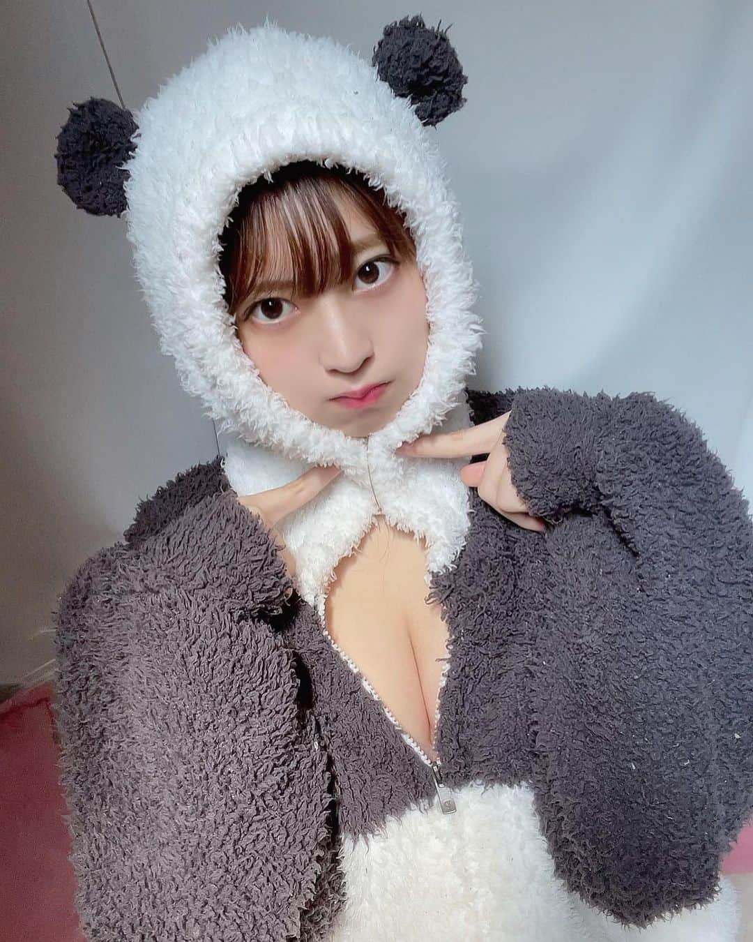 竹内星菜さんのインスタグラム写真 - (竹内星菜Instagram)「おはよ！！ もこもこパンダの季節です🐼 . . .  #自撮り女子 #여자 #followｍe #follower #女孩 #섹시한 #fashion #ınstagood #photooftheday #art #cute #style #me #패션스타그램 #セルフィー #igersjp #selfie #팔로우환영　#underwear  #lingerie #란제리 #속옷 #くびれ #竹内星菜  #グラビア #コスプレ #ジェラピケ #gelatopique #ルームウェア」10月17日 10時09分 - seina0227