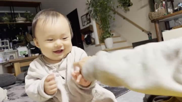 大石ほのかのインスタグラム：「昨日よっぽど楽しかったのか帰ってからもずーっと遅くまで遊んでお歌歌ったりしてご機嫌でした🥰また連れてってあげるっ   #baby #babyboy  #babyfashion  #babylove  #babyphotography  #ベビー #べビスタグラム #ママ #男の子 #男の子ママ #ママスタグラム #❤️ #家族 #宝物 #かわいい #🐶 #👶 #family #fashion  #fitness  #followforfollowback  #love #likesforlike  #instagood  #pretty  #son #キッズパーク #10ヶ月 #犬 #photo」