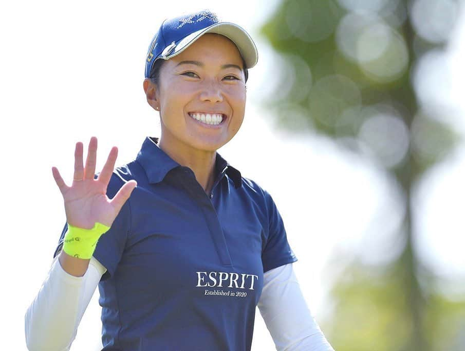 中山三奈のインスタグラム：「富士通レディース⛳️ 応援ありがとうございました！🙇🏻‍♀️💚 ⁡ 早くレギュラーに戻りたい！と 毎回思えるレギュラーツアー🏌🏽‍♀️ まずはゴルフが出来てることに感謝！ そして綺麗なコースでラウンドでき ほんとに楽しい1週間でした！☺️⛳️ ⁡ 結果はともあれノロマだけど 少しずつ進んでる🐢🐢🐢💨 と思います！ いつか必ず結果はついてくると信じて💚 Think positive and stay happy🌱 ⁡ 大会関係者の皆様、ボランティアの皆様、応援してくださった皆様、ありがとうございました！🙇🏻‍♀️❤️ ⁡ ⁡ ⁡ #PCIソリューションズ #りーふねっと #BALDO #Srixon #asics #no1grip #jopgrip #golf #ゴルフ #golfswing #progolfer #プロゴルファー#中山三奈 #minanakayama #thankyou #yoga #yogini #yogainstructor #ヨガ #ヨギーニ #ヨガインストラクター #RYT200 #ハタヨガ #トレーニング #🏌🏽‍♀️ #🧘🏽‍♀️」