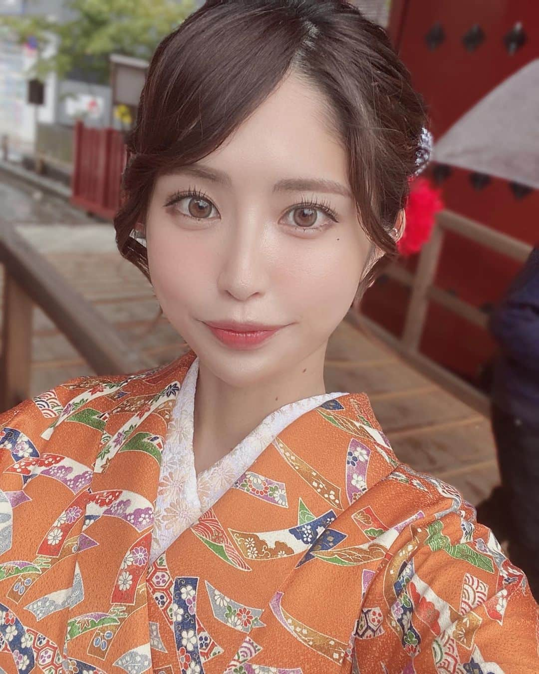 織田真実那さんのインスタグラム写真 - (織田真実那Instagram)「kimono👘  ブルーにしようと思ってたけど雨だったので明るいオレンジに🍊  #supergt#sgt#costume #衣装#rq#レースクイーン#ビジョビ#sexy#着物#asakusa#浅草 #instagood#japan#japanesegirl#smile#followme#instagood#フォロー募集#フォロー歓迎#フォロワー募集中#l4l#粉我#팔로우환영#팔로미#친구해요#오오티디#셀카그램#フォロワー増やしたい#kimono」10月17日 20時17分 - omamechan_m