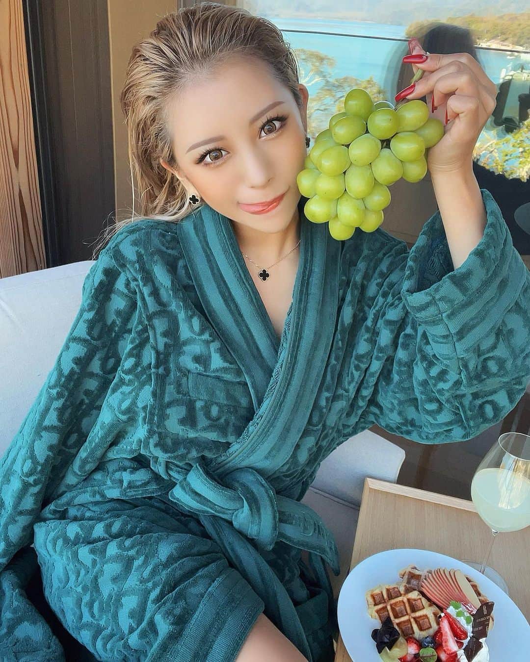 華のインスタグラム：「華の好きなところ100個言って！！😠((黙w」