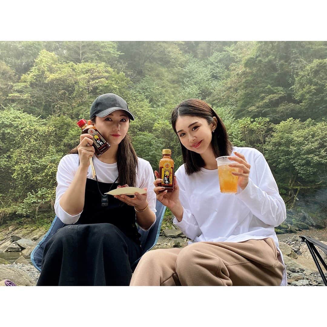 三宿菜々さんのインスタグラム写真 - (三宿菜々Instagram)「. 初キャンプ🏕（ロケ） え、これ以上の幸せあるの？ って本気で連呼した🥺♡  楽しすぎましたぁ😭 これはハマってしまう…  はしゃぎ過ぎて、 もっと料理とか沢山 あったのに写真がないよ🙄  #とりあえず脚開きすぎ #キャンプ #キャンプ女子 #ショットグラス可愛い♥ #ありがとう」10月17日 22時35分 - mishuku_nana