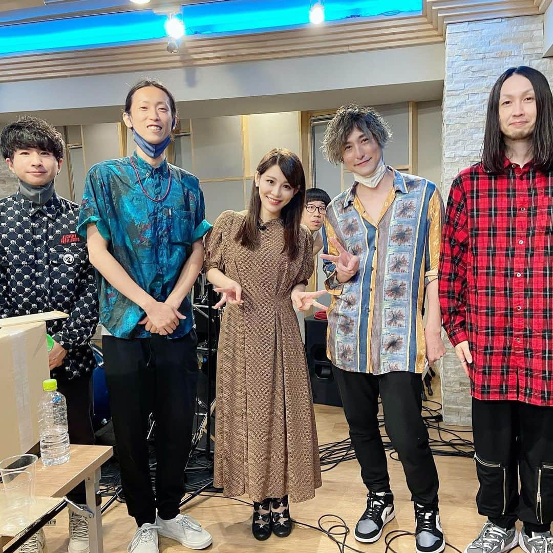 美馬怜子のインスタグラム：「土曜、日曜と松蔭大学の文化祭に参加させていただきました😄💕 . zoomでの文化祭✨ 初めてだらけでしたが、とっても楽しかったです！ . 土曜日ゲストのひょっこりはんさん✨ フラチナリズムさんと✨ . #松蔭大学 #ひょっこりはん さん　#フラチナリズム さん #ひょっこりはんポーズ」