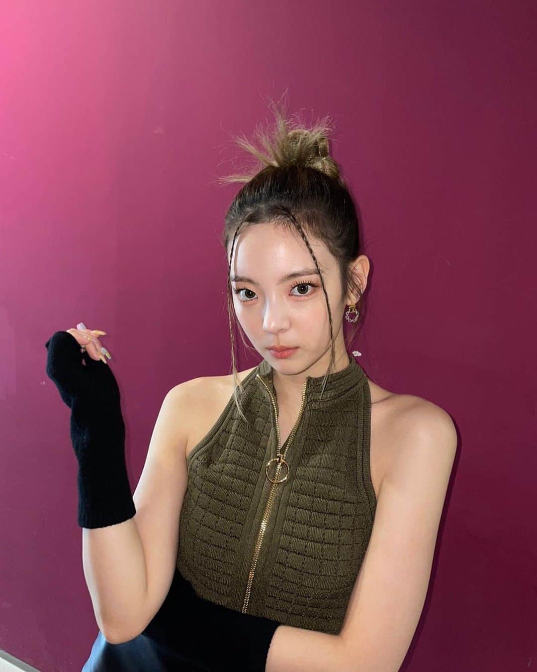 ITZYさんのインスタグラム写真 - (ITZYInstagram)「제발 stop it please don’t kill my vibe ❌❌」10月17日 23時59分 - itzy.all.in.us