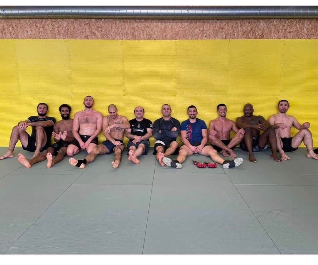 福田力のインスタグラム：「I want to make my possibility again. It was honor to join the team Musashi practice. Thank you very much for hard training🔥  @mousasi @pieterbuist @deriddermma @yousriofficial  @kamran1923 @gokhansaricammma @tayron_333   膝の不安もなくなった。もう一度強い自分を作ってみたい。最高のメンバーです。ありがとうございます🙏」