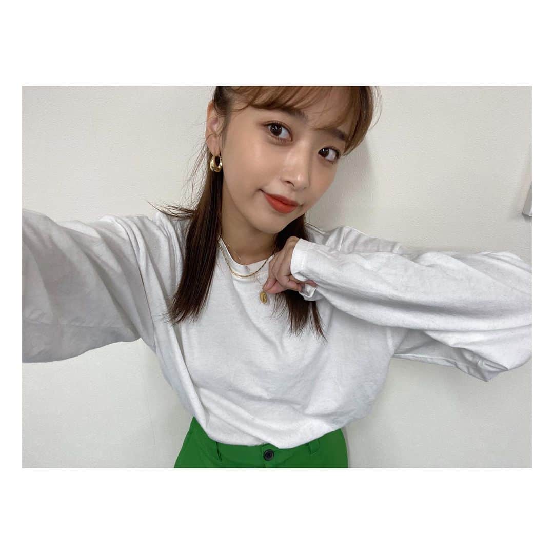 近藤千尋のインスタグラム：「今日は早朝からロケです📺💕 珍しくハーフアップ✨  昨日つばさちゃん @tsubasamasuwaka1013  と お会いできて いただいたお守りペンダント❤️  私が10年前エイジアプロモーションに 入ったきっかけのつばさちゃん☺️  昔も今も優しくて。。🥲 そしてずっと可愛い😭❣️ 楽屋でも沢山お話しできて 嬉しかったなぁ〜💕  さて！月曜日❤️ 今週も頑張りましょ😚」
