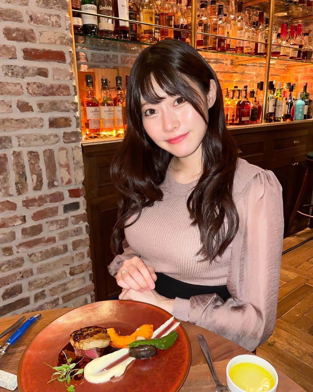 桃里れあさんのインスタグラム写真 - (桃里れあInstagram)「🍸 ・  你今天做什么了？  ・ 大人のお姉さん感…🍸 ・ ・ みんな、今日は何してたの〜？ 東京も寒くなったみたいだから、温かくして過ごしてね( ◜ᴗ◝)♡ ・ ・ ワンピース @royalparty_official  ・ ・ #ニット #ニットワンピ #リブニット #お姉さん #お嬢様コーデ #彼女 #彼氏目線 #表参道カフェ #表参道ディナー #언니 #그라비아 #그녀의사생활 #섹시 #미녀 #카페　#카페투어　#카페스타그램　#맛집 #内衣 #性感的 #日本的 #生活日常 #lady #date #japanesegirl #asiangirls #偶像 #姐姐 #可爱 #섹시　#그라비아　#아이돌」10月18日 22時20分 - rea_momosato