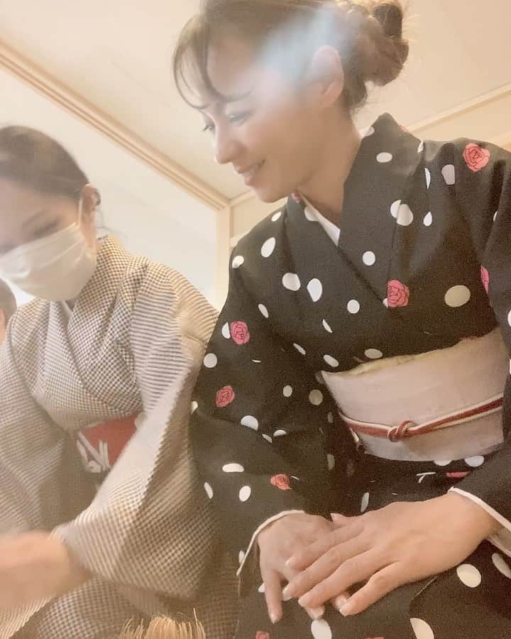 のインスタグラム：「茶道体験♡ なかなか泡がたたなくて一苦労、笑 #MAXLINA #茶道」