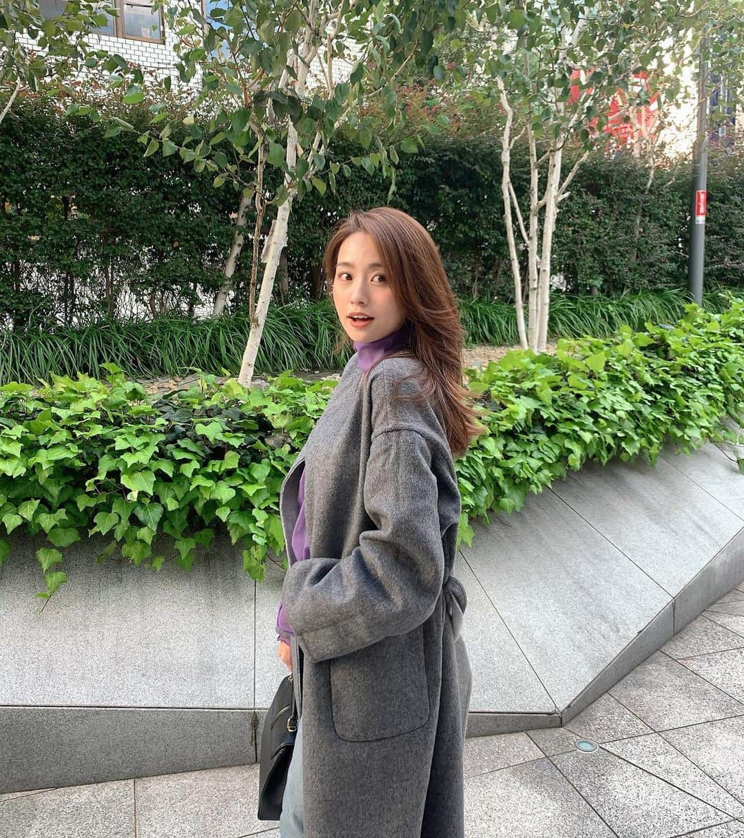 曽田茉莉江さんのインスタグラム写真 - (曽田茉莉江Instagram)「今日は夜にかけて本当に寒かったですね😖😖気温差で体調崩さないようにお気をつけ下さいね🥺 寒過ぎてコートデビューしました🧥  このグレーのコートはリバーシブル❤️ コーデによって変えれるのがとても素敵🥰 @megumitomihari  冨張ちゃんコラボ🤤❤️  コート　@lesoukholiday_official  デニム　@superior_closet_official   #fashion#code #coat #denim #秋コーデ #大人コーデ #大人カジュアルコーデ #デニム #コート #ブーツ」10月18日 21時34分 - marie_soda_