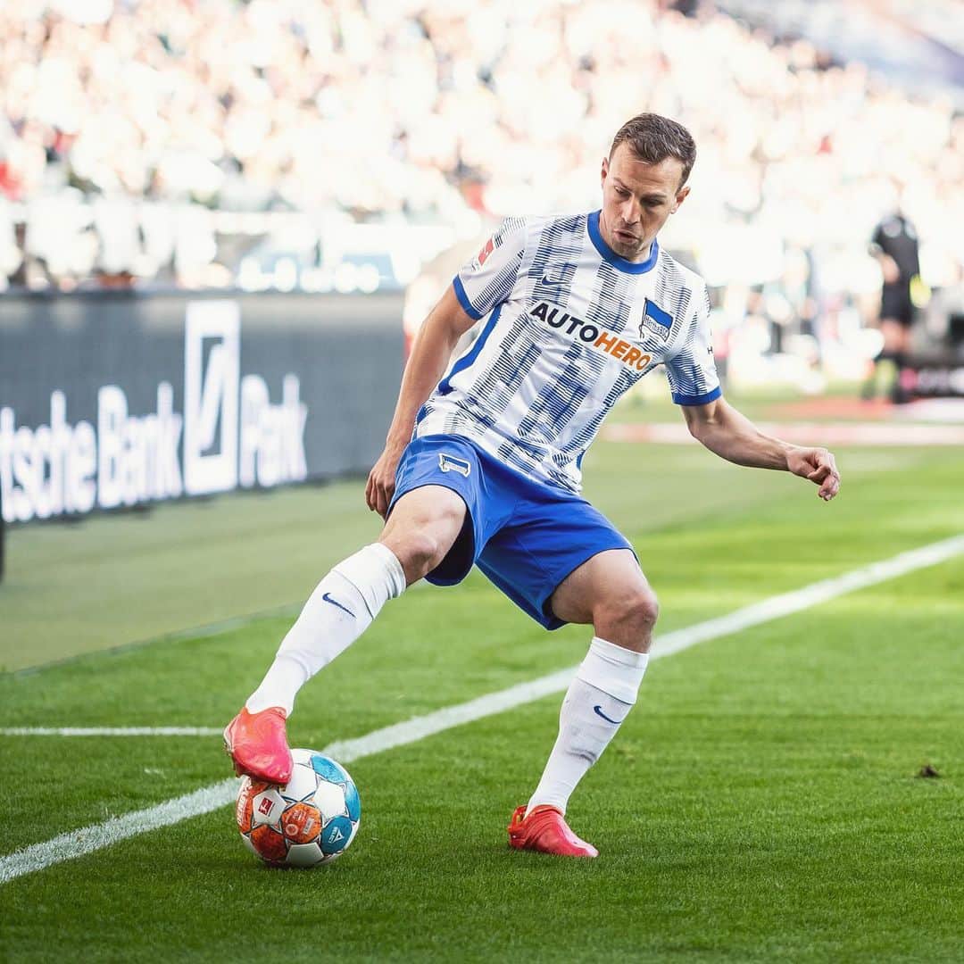 ヴラディミール・ダリダのインスタグラム：「200. @bundesliga Spiel 👌⚽️🔵⚪️  #hahohe #herthabsc」