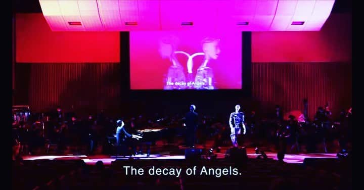渋谷慶一郎のインスタグラム：「The Decay of the Angel, from Android Opera Scary Beauty Concept, composition, direction, piano: Keiichiro Shibuya Vocal: Alter3 (Supported by mixi, Inc.) Conduction: Motoharu Kawashima Orchestra: Nagoya Philharmonic Orchestra Android Programming: Shintaro Imai, Takashi Ikegami Lighting: Takayuki Fujimoto (Kinsei R&D) PA: Yoshiyuki Kanamori Special thanks: Kohei Ogawa」