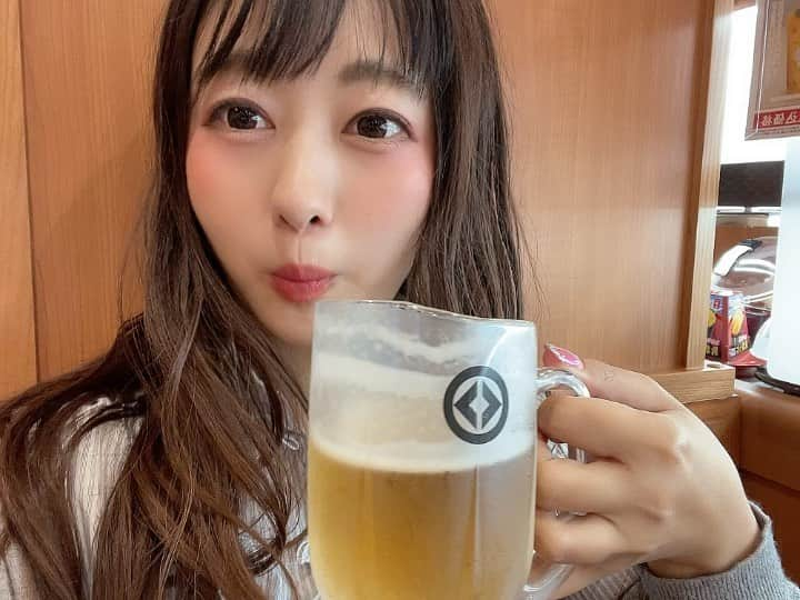 小山夏希のインスタグラム：「昨日はくら寿司でベロベロになったよ！」