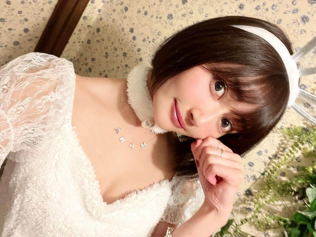 新藤まなみさんのインスタグラム写真 - (新藤まなみInstagram)「⁡ ⁡ ⁡ キレイモさん ( @KIREIMO_OFFICIAL )にて脱毛😆💎✨ ⁡ キレイモさんの光脱毛はうぶ毛にも太い毛にも効果があるから 私みたいにほとんど毛がなくて、 ちょっとのうぶ毛が気になる！って人も ツルツルのお肌になれるよっ🥚🙆‍♀️💕 ⁡ 肌へのダメージも痛みも少ないから続けやすいし、 ウイルス対策もばっちりだったので安心して通えそう🥳 ⁡ ありがとうございましたっ🥰✌️ ⁡ ⁡ #KIREIMO #キレイモ #脱毛って人生変わるかも #脱毛 #美容 ⁡」10月18日 17時08分 - manami_official_