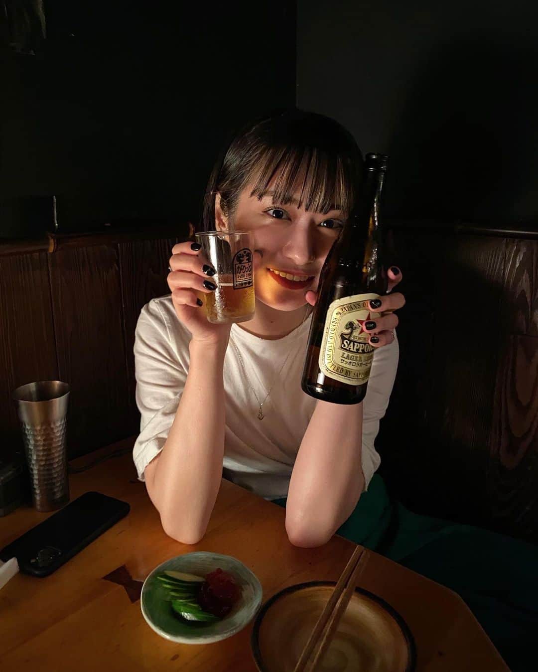 広瀬ちひろさんのインスタグラム写真 - (広瀬ちひろInstagram)「冷えた瓶ビールは最高でした🍻  #彼女感 #っぽくてはずい」10月18日 19時39分 - chi_hirose