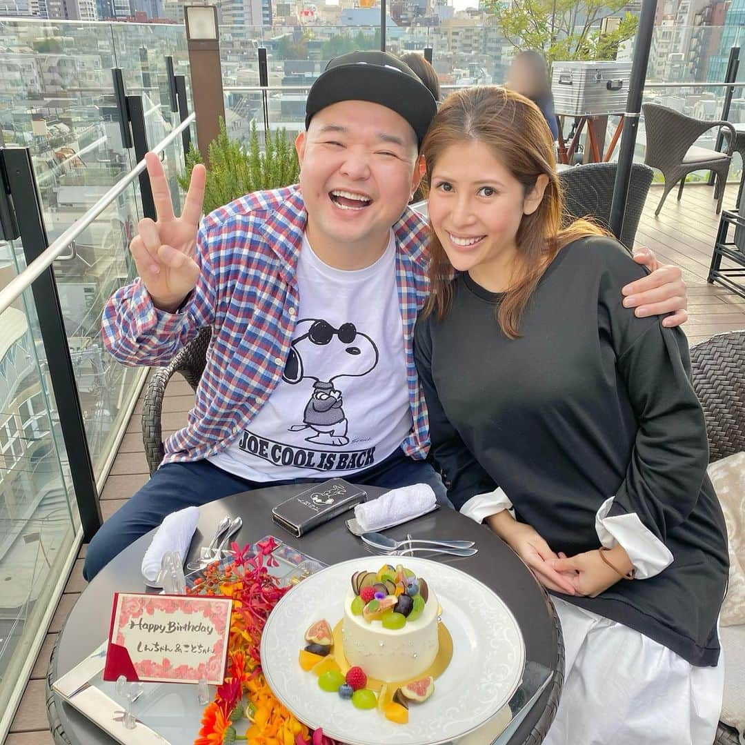 内山信二のインスタグラム：「友達に琴ちゃんと僕の誕生日  お祝いランチをしてもらった‼️  #嬉しい #ありがとう #今日もいっぱい #食べたな #明日から #ダイエット #うま山 #ぽっちゃり夫婦 #琴ちゃん #内山信二」