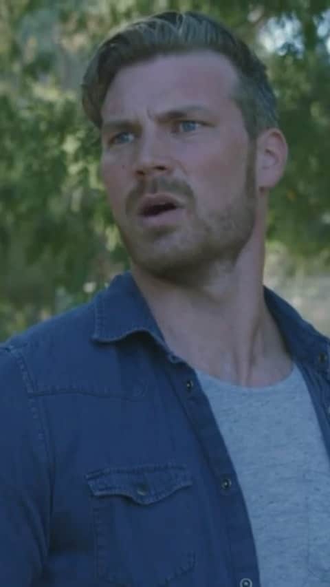デレック・テラーのインスタグラム：「Had a blast working with some old friends on this! Trust me, you won’t expect what’s coming. For the record, that dude is a vampire!  @mattcutshall  @arielle  @kellanlutz  @ashleygreene  @captnquinn」