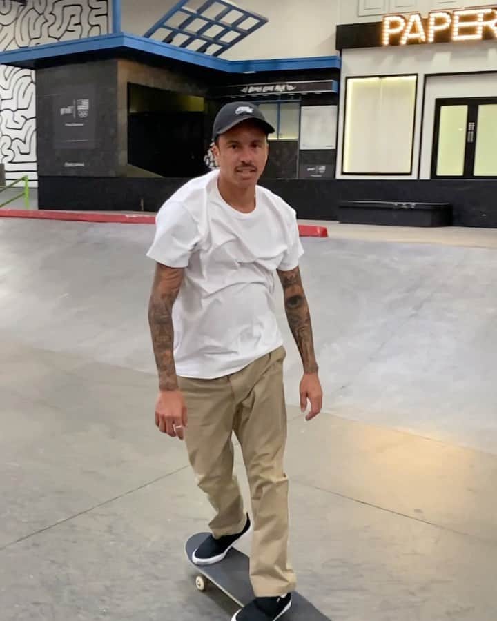 ルアン・オリベイラのインスタグラム：「What would you call this trick? Qual o nome dessa manobra? 🤔   🎥 @chaseingabor @berrics」
