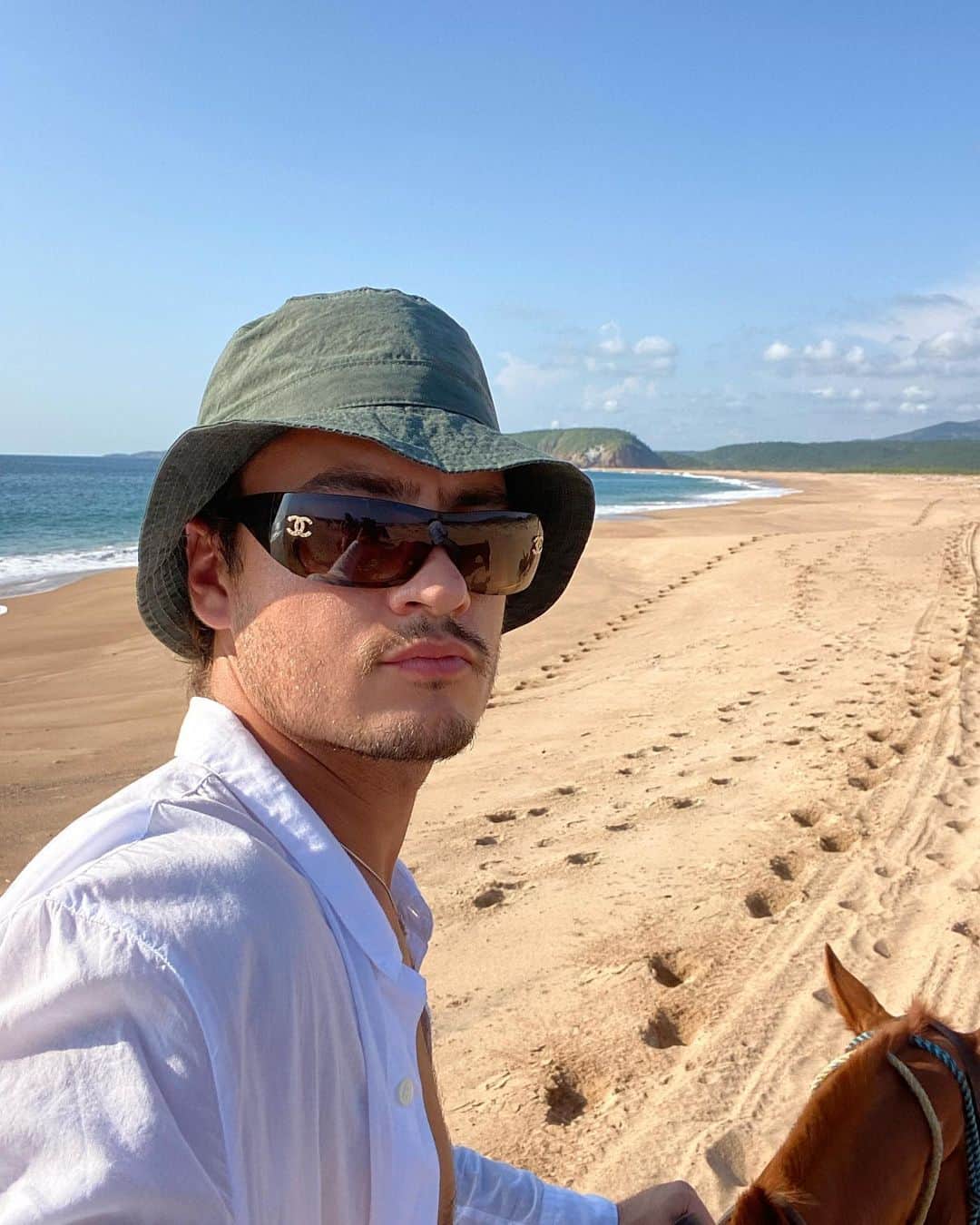 ブランドン・トーマス・リーのインスタグラム：「In a galaxy far, far away…」