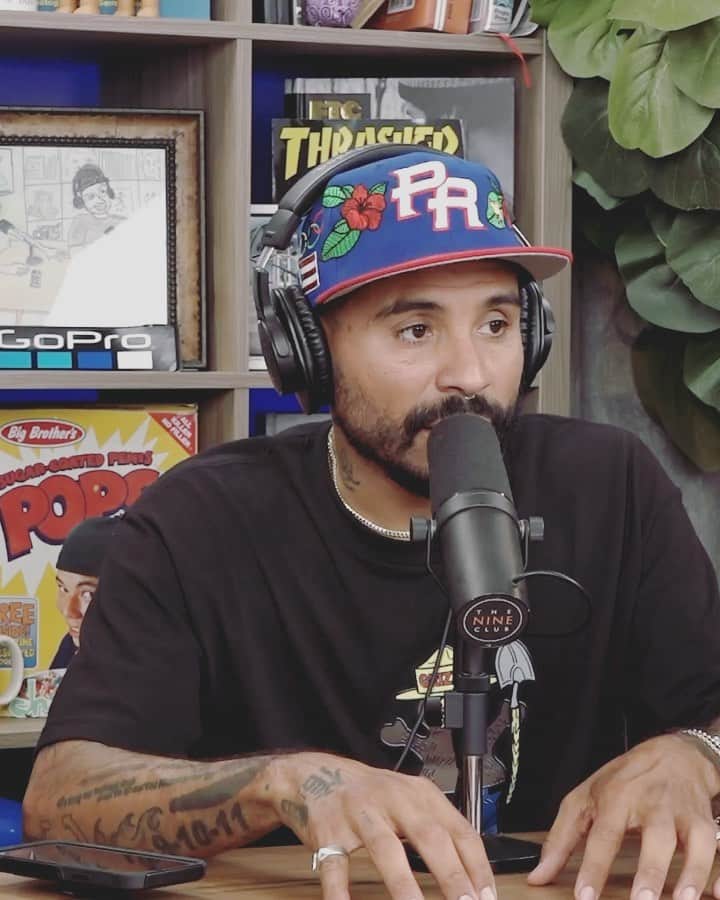 マニー・サンティアゴのインスタグラム：「@thenineclub is LIVE 💕 👉🏽 Link In Bio 💅🏽」