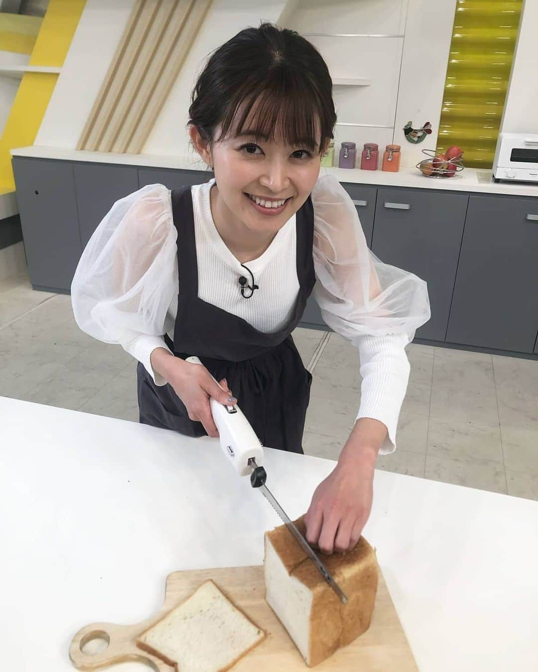 札幌テレビ「どさんこワイド朝」さんのインスタグラム写真 - (札幌テレビ「どさんこワイド朝」Instagram)「あす10月20日(水)のピックアップは、 パンをよりおいしくするグッズをご紹介！  あなたの朝食が、きっと変わりますよ！ . . #どさんこワイド朝 #大家彩香  #あすのピックアップ  #パン #グッズ #より美味しく #朝食」10月19日 10時51分 - dosanko_asa