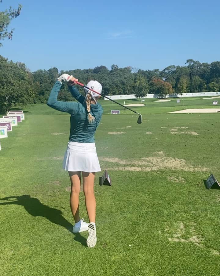 ナタリー・ガルビスのインスタグラム：「@aramco @aramco_series… Team Series… Vol 3… so much fun this week on & off the course」