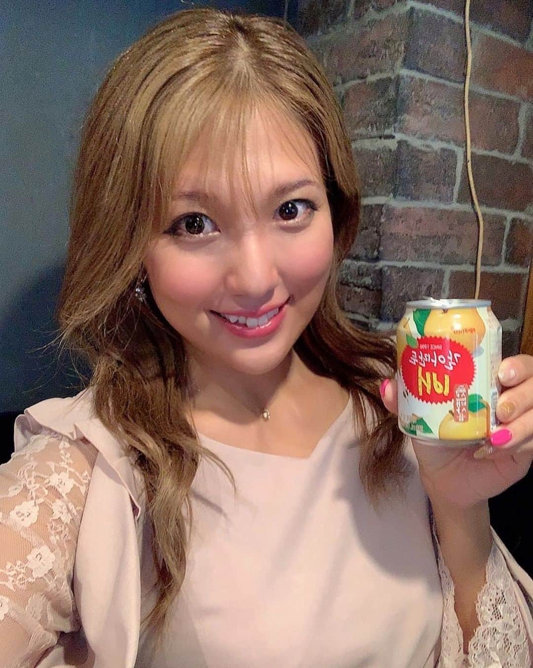 神谷麻美さんのインスタグラム写真 - (神谷麻美Instagram)「#韓国料理 食べに行ったよ🇰🇷💕✨ 全部美味しかったぁ💖😋💖✨  チキン幸せセットも豪華👼🏻💖🍀✨  + #滝チーズ したら #チーズ が凄いことにっ🧀٩😍۶💖💖  #チーズ好き にはたまらないね🥰💖🌈🌈💖   #モンナンカムジャ 🇰🇷  #新大久保グルメ  #新大久保カフェ 🍀」10月19日 12時11分 - asamice428
