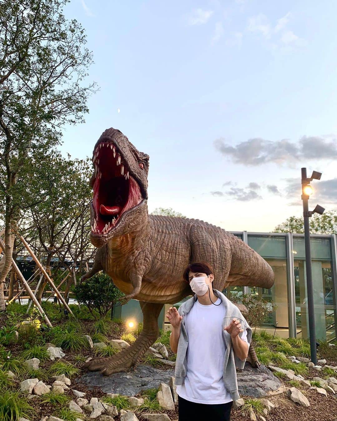 ト・ジハンのインスタグラム：「쿠앙!🦖」