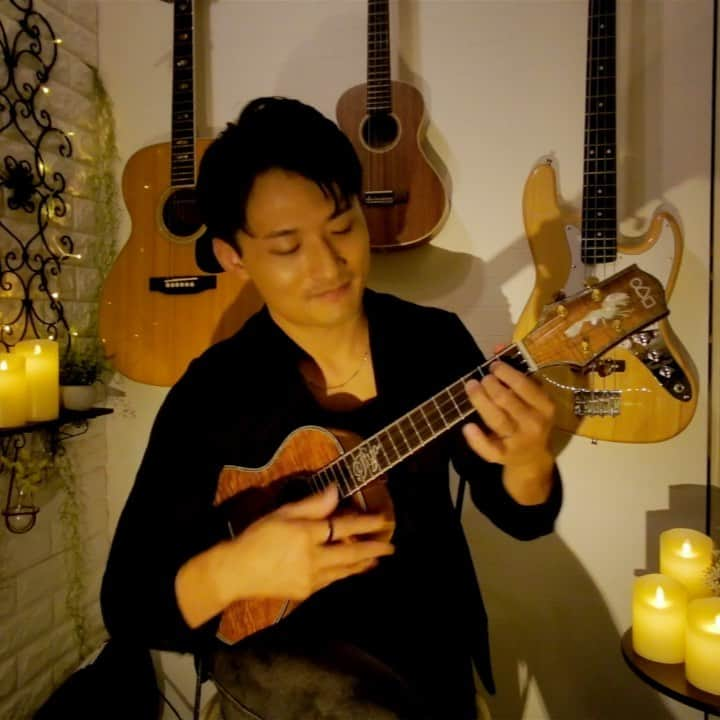 名渡山遼のインスタグラム：「Wonderful Tonight🎶 Good Night Ukulele...🌃  #ukulele #ウクレレ #ukulelesolo #guitarsolo #ryonatoyama #名渡山遼 #instauke #musicianlife #instaukulele #ukulelemusic #fingerpicking #fingerstyle #ukulelelove #ukulelesongs #ukelife #ukulelecover #ukelele #ukelove  #ukuleleplayer #talentedmusicians #brilliantmusicians #urabestringworks #占部弦楽器製作所 #wonderfultonight #ericclapton」