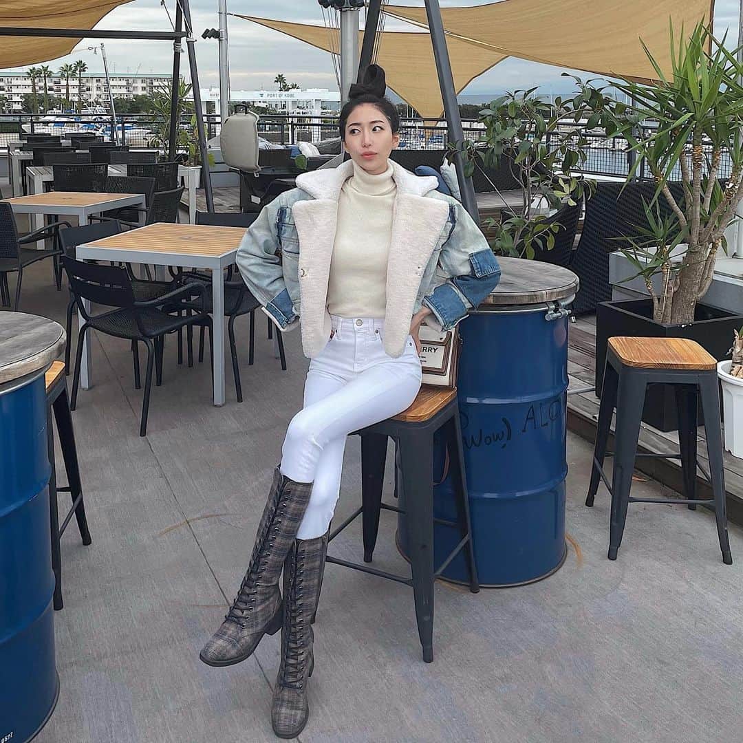 藤田麻里のインスタグラム：「急に寒くなった😙  毎日お出かけして色んなことして 趣味も増やして はっぴー！に過ごしてます🥰🌈  楽しいこといっぱいだなあ❤️‍🔥 生きてるって最高だなあ！！！」