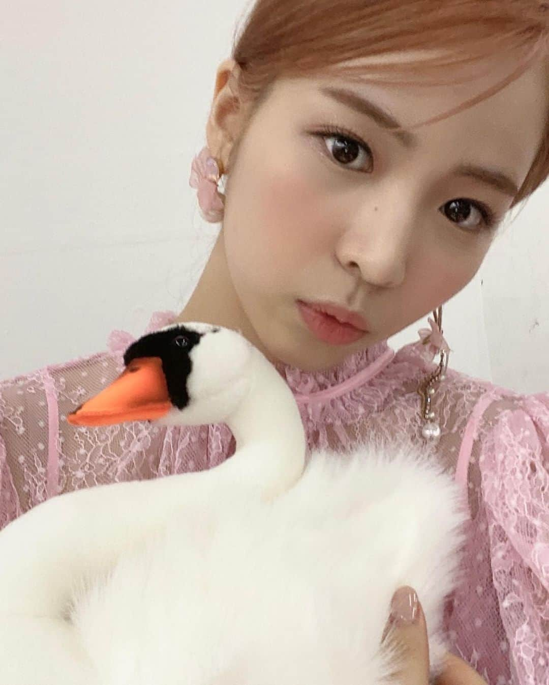 NiziUさんのインスタグラム写真 - (NiziUInstagram)「メンバー達♡ 멤버들♡ . . . #niziu #maya」10月19日 18時42分 - niziu_artist_official