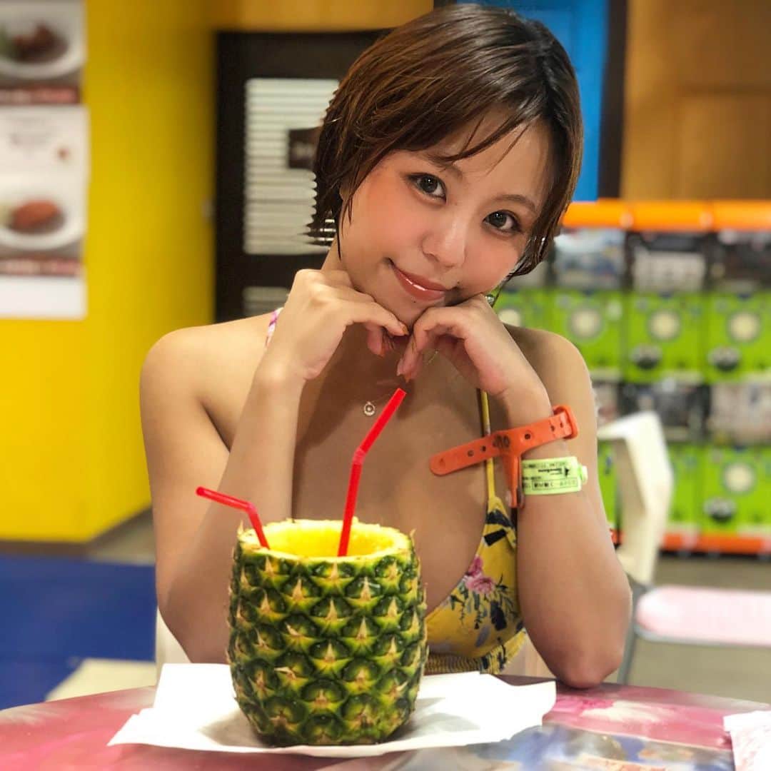 亜矢みつき（神谷充希）さんのインスタグラム写真 - (亜矢みつき（神谷充希）Instagram)「🍍 パインジュース💞 #ぱいん #pineapple#juice #パイナップル#ジュース #映えスイーツ  #ハワイアンズ」10月19日 18時46分 - ma.yamitsuki
