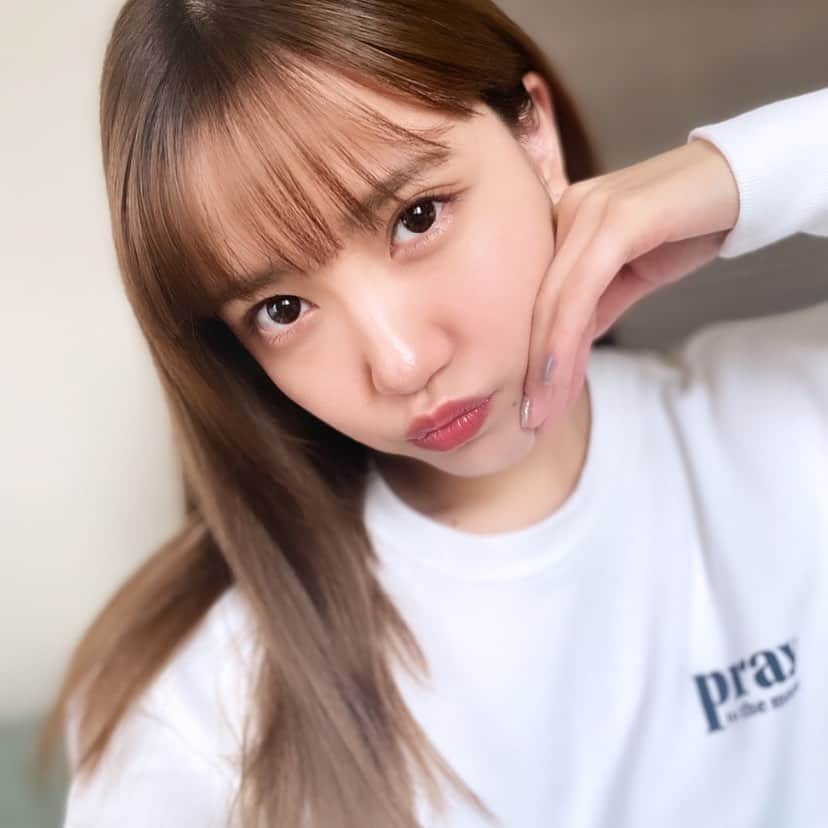 加藤玲奈のインスタグラム：「dleepytownさんとのオリジナルアイテム残りわずかです✨まだだよーって方はぜひぜひー😌 ちなみに私は私服でめっちゃ着てる😎笑」