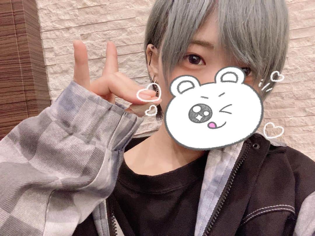 のインスタグラム：「おれとコンコンしよ (？)さむすぎ〜〜〜〜〜！！！！！！ #ちぐさくん #じどり #自撮り」