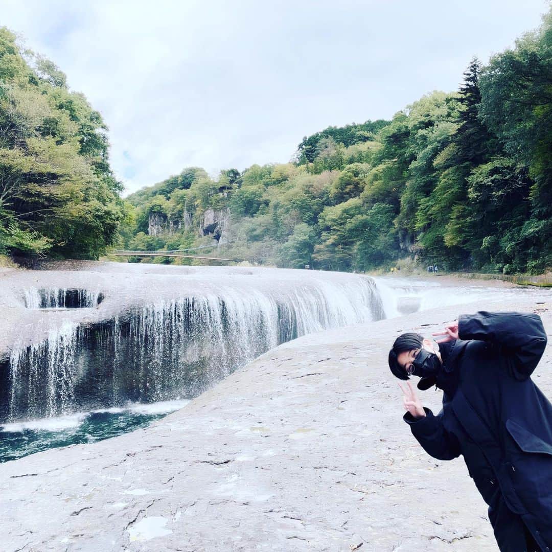 リモーネ先生さんのインスタグラム写真 - (リモーネ先生Instagram)「滝です🤗」10月19日 20時05分 - limone_teacher
