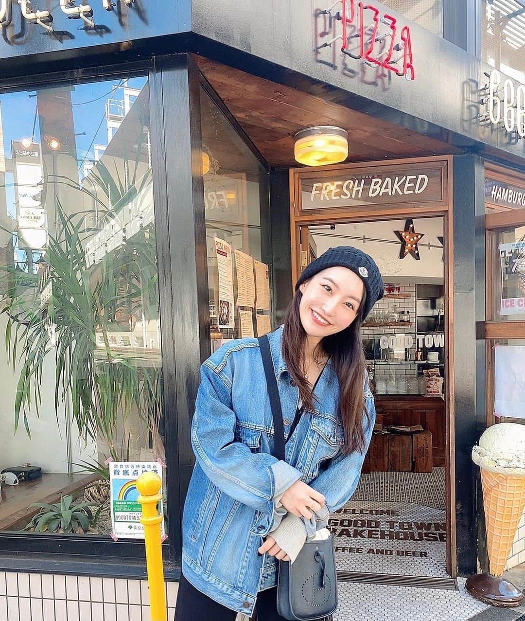 中西悠綺さんのインスタグラム写真 - (中西悠綺Instagram)「おしゃれなカフェ☕️  ここ数日で急に寒くなりましたよね🍃皆さんどうかお身体にはお気をつけて、ご自愛くださいね☺️  時尚的咖啡廳~ 日本最近變冷了💭 大家也要注意身體哦！  #ootd #カフェ」10月19日 20時31分 - nakanishi_yuuki