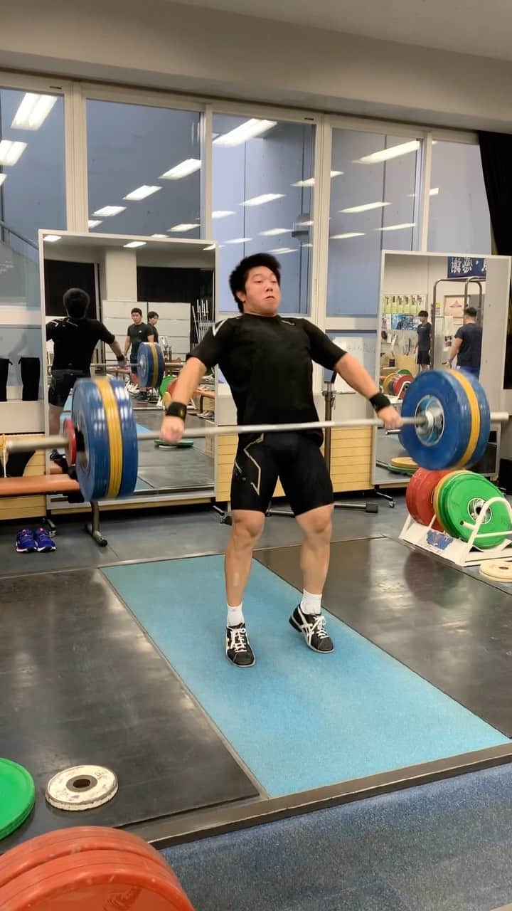のインスタグラム：「130kg 135kg 138kg 🏋🏻🏋🏻  、 #cleanandjerk #clean #jerk #snatch #deadlift  #squat  #crossfit #fitness #training  #2xu #chrio #asics」