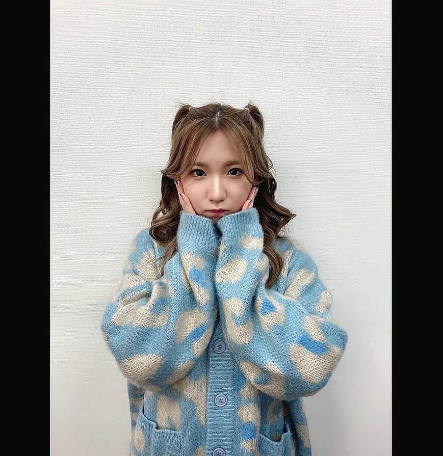 MAYU（吉田真悠）さんのインスタグラム写真 - (MAYU（吉田真悠）Instagram)「. 北海道はもうもこもこ着れる嬉ちゃん！🫂🤍」10月19日 22時40分 - lgm_mayu_official