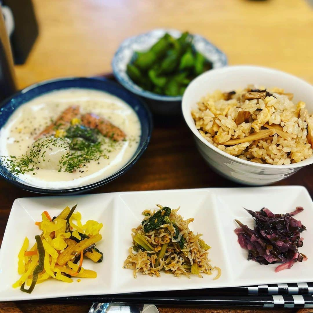 金村義明さんのインスタグラム写真 - (金村義明Instagram)「自宅戻って 晩酌スタート 松茸ご飯 カブのシチュー 丹波篠山の黒豆」10月19日 23時47分 - yoshiaki_kanemura