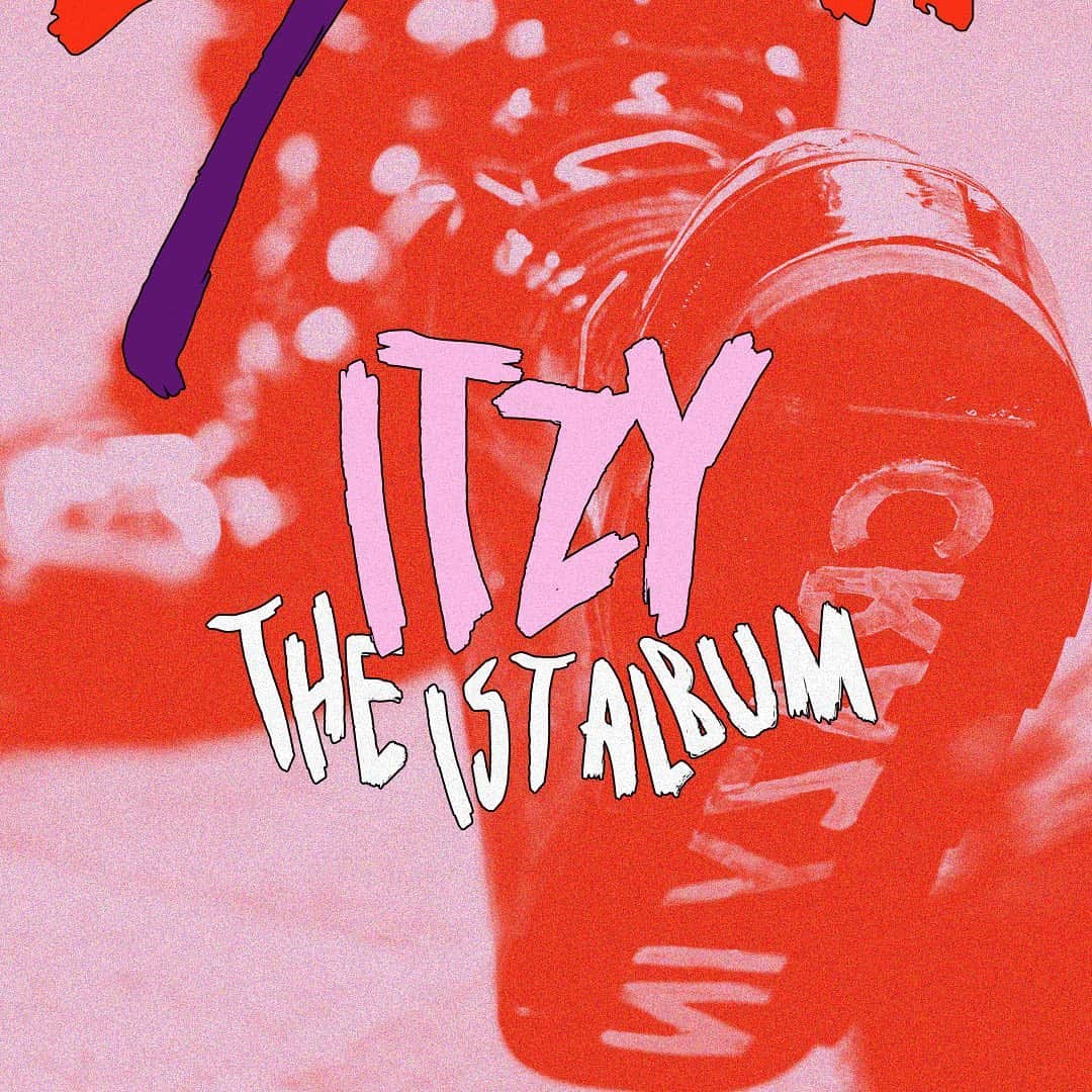 ITZYさんのインスタグラム写真 - (ITZYInstagram)「ITZY The 1st Album  <CRAZY IN LOVE> Special Edition   💿 JEWELCASE ver. Preview 💽  📍 PHYSICAL RELEASE : 2021.10.22 FRI  #ITZY #있지 @itzy.all.in.us #MIDZY #믿지 #CRAZYINLOVE #LOCO #ITZY_LOCO」10月20日 0時00分 - itzy.all.in.us
