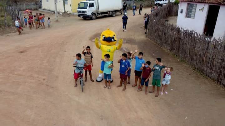 チアゴ・シルヴァのインスタグラム：「🇧🇷 Assista à nossa ação contra a fome @cbf_futebol  🇬🇧 Watch our social action against hunger @cbf_futebol  • • • • • #ThiagoSilva #CBF #CBFfutebol  #Brasil #SelecaoBrasileira #TS3 #JuntospeloBrasil」