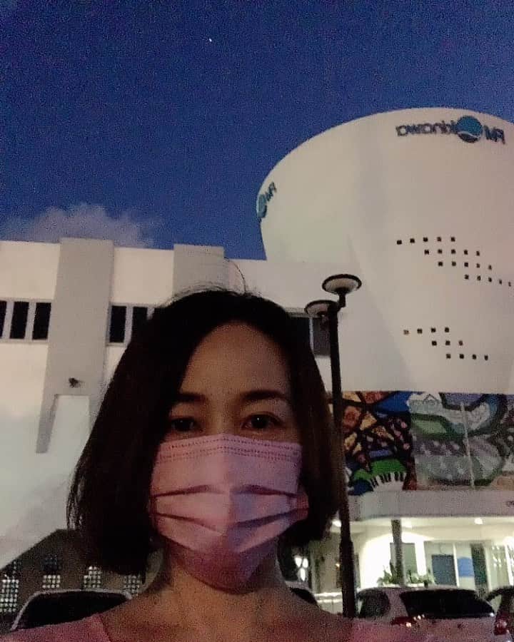 のインスタグラム：「おはようございます！ 今朝はエアコン要らず、風が心地よく感じられました。 今日もFine！な１日を♪ #イマソラ #am5:55 #沖縄 #fine873  #fmokinawa」