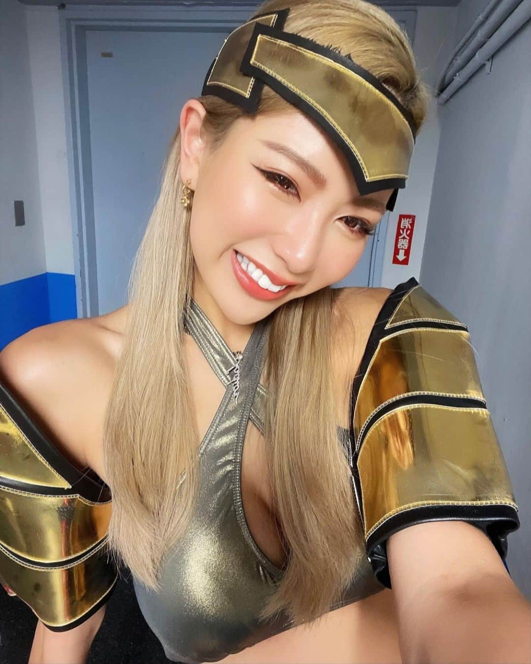 HARACHANさんのインスタグラム写真 - (HARACHANInstagram)「フェニックスバトルにてラウンドガール有難うございました🥊❤️‍🔥 選手たちの熱い熱い闘いを見て感情移入されっぱなしでした‼️💣 どの選手も素晴らしい試合でした👏🏽お疲れ様でした😆❤️‍🩹 遠くから駆け付けてくださった方ありがとう御座いました🥺‼️いつでも何処でも応援に来てくれて心強いです🥲　お顔が見れてパワー貰えた🌈🌈🌈 現在"サイン入りポスター"のプレゼントキャンペーンを実施中です🎁 応募方法はボクシングフェニックスバトル公式Twitterの@PXB_PR をチェックして下さい♡  #ラウンドガール #フェニックスバトル #cyberjapan」10月20日 7時24分 - cjd_harachan