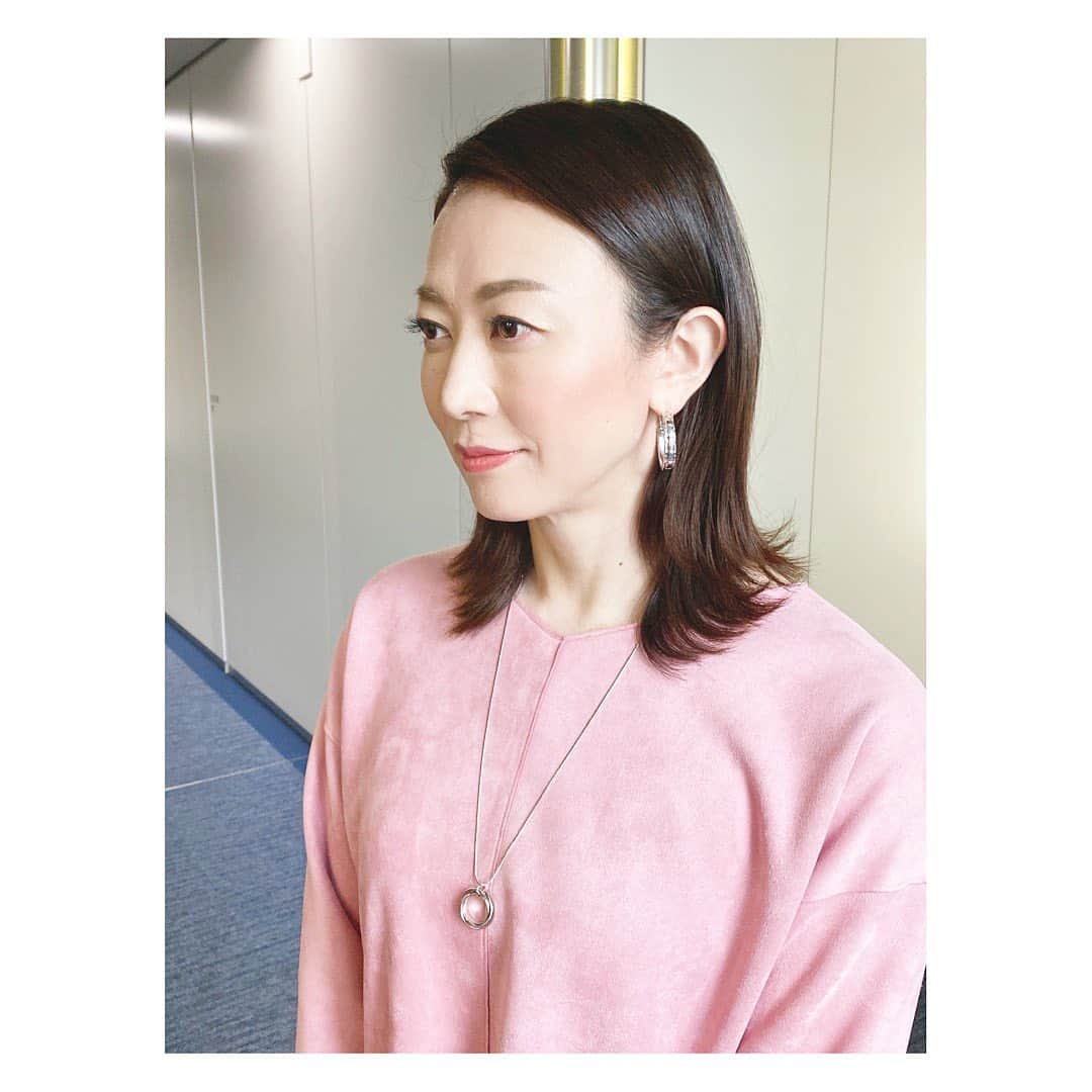 田中雅美さんのインスタグラム写真 - (田中雅美Instagram)「10月17日 日本テレビ「シューイチ」に出演した衣装はこちらでした。  ・ ・ トップス @so_close_official  パンツ @shizuka_komuro  アクセサリー @abiste_official  シューズ @dianashoespress  #日本テレビ #シューイチ #衣装 #田中雅美」10月20日 9時24分 - tanakamasami_official